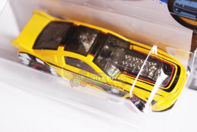 Машинка Hot Wheels 13 Ford Mustang GT (65/250)
